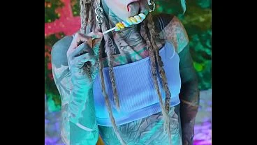 Anuskatzz shows her tongue split. If you wanna know what else she can do with it check out her XXX page !