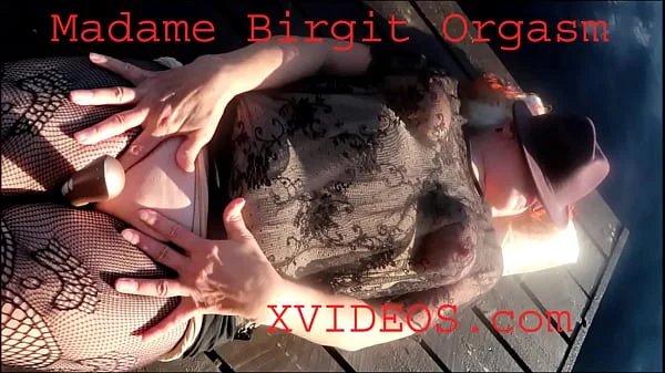 Birgit Housewife Madame masturbating real Orgasm with surprise in XVIDEOS