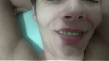 Estou comendo minha madrasta que é muito gostosa,ela deixa eu gozar dentro toda vez