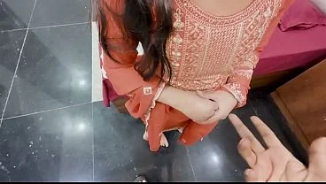 Ghar Ke Malik Ne Kam Wali Bhabhi Ko Choda Desi XXX MMS Desi Chudai