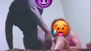 Longue queue petite chatte