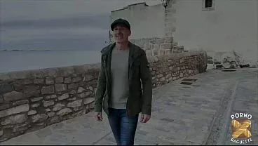 Selinah, blonde mignonne, dévore une belle bite